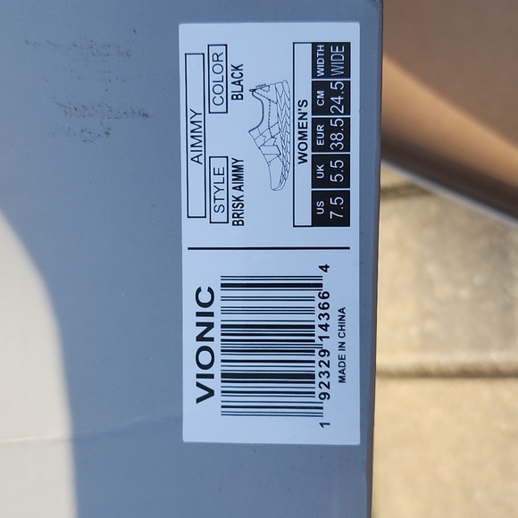 Vionic Aimmy Black Sneakers - Picture 3 of 3